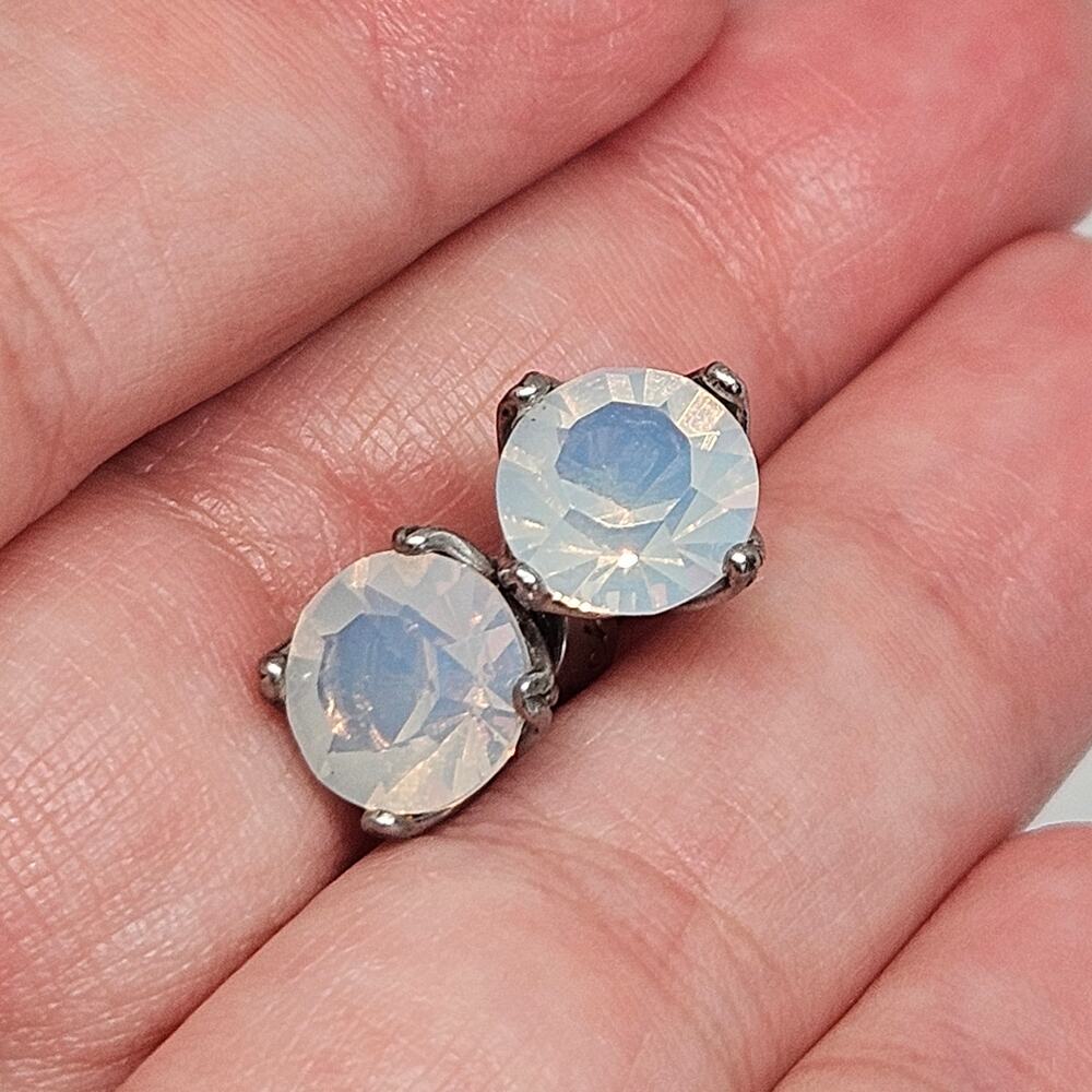 Chloe + Isabel Round Birthstone Stud Earrings E118OPR Shiny Rhodium-Plated - Picture 5 of 7